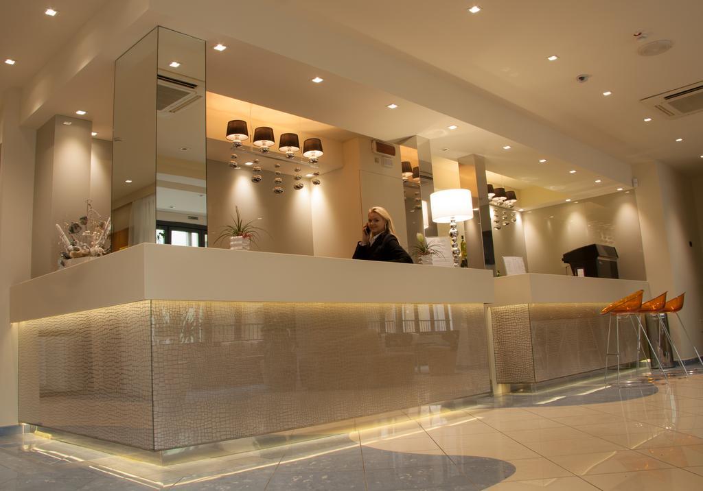 Hotel Aurora Mare Rimini Eksteriør billede