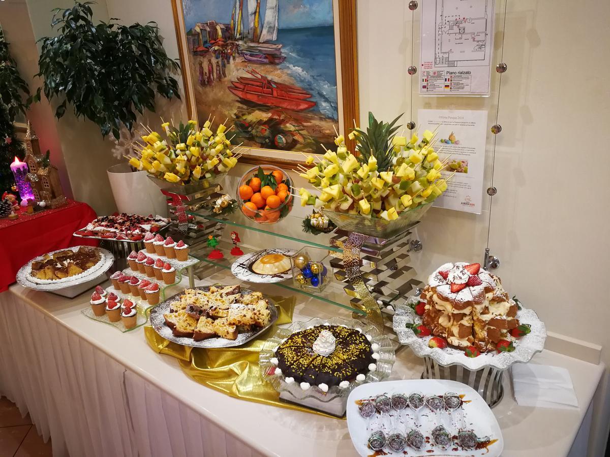 Hotel Aurora Mare Rimini Eksteriør billede
