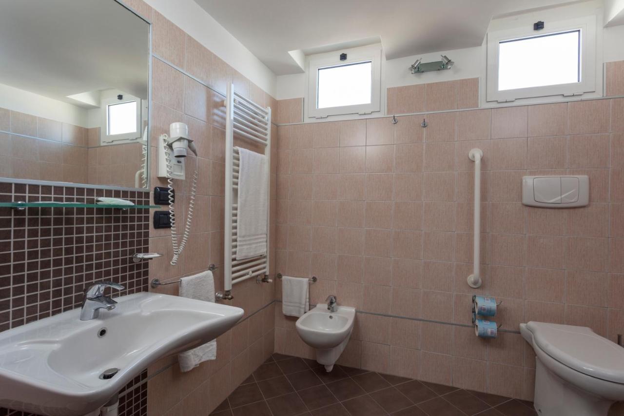 Hotel Aurora Mare Rimini Eksteriør billede