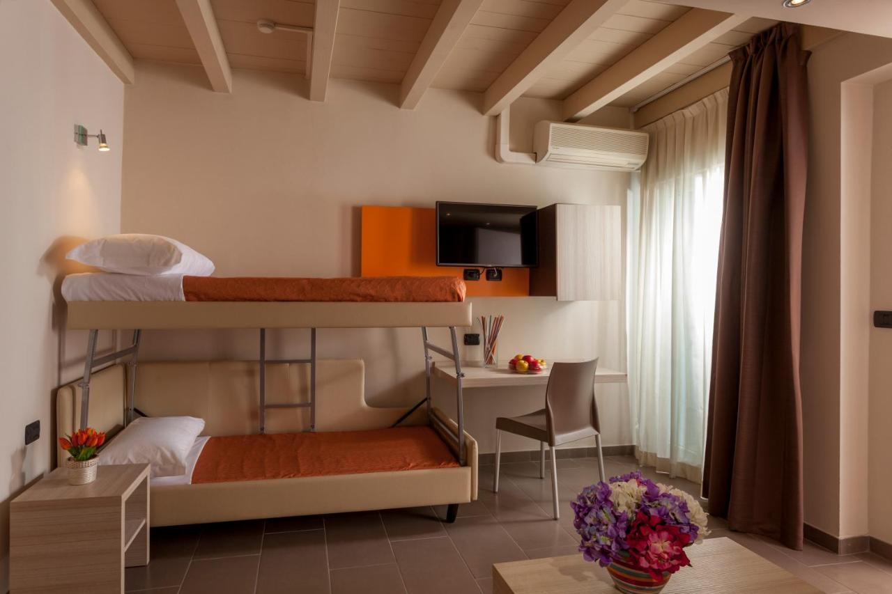 Hotel Aurora Mare Rimini Eksteriør billede